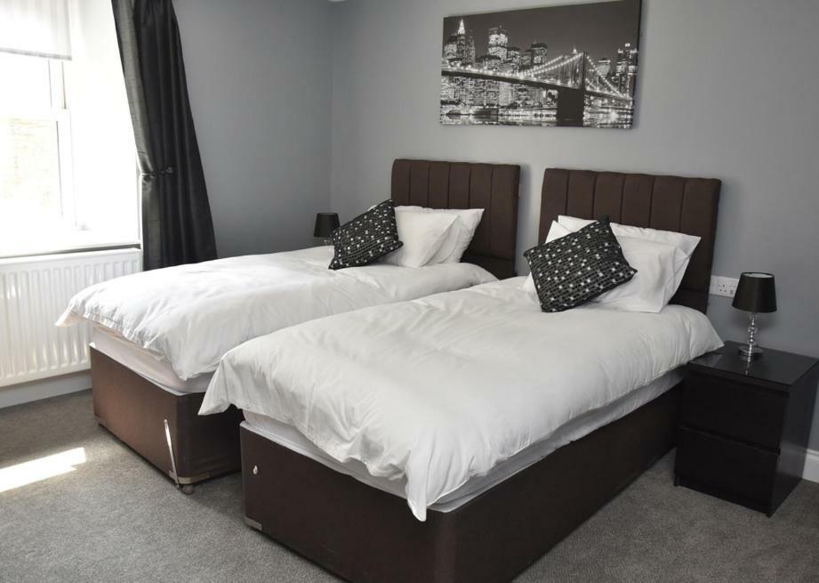 The Red Lion Bed & Breakfast Кардиган Екстериор снимка
